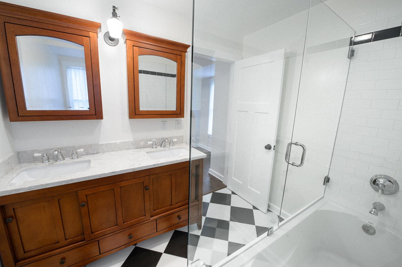  Master Bedroom en-suite 